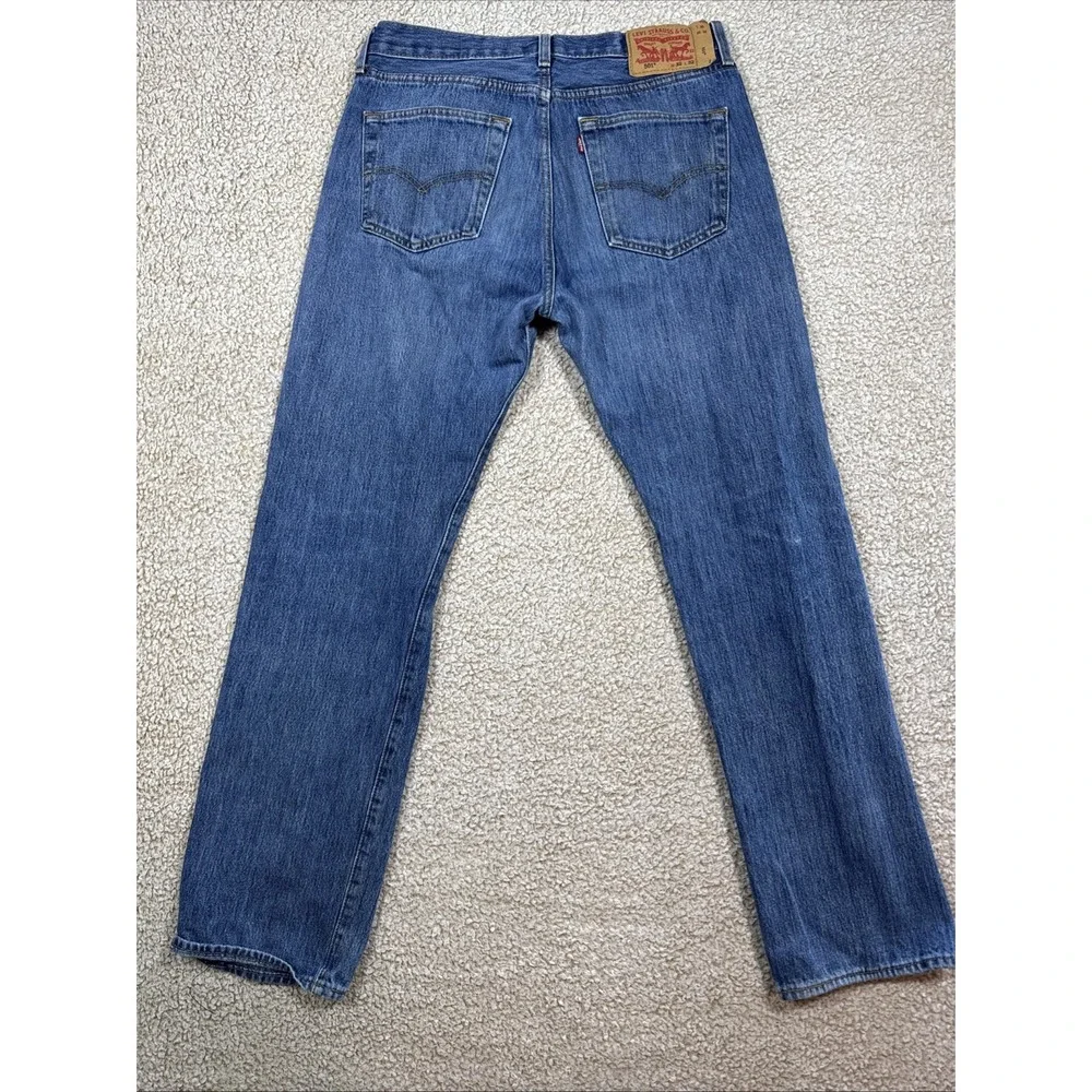 Levis 501 Original Fit BUTTON FLY Jeans Men 32x32 Medium Wash Blue Straight Leg